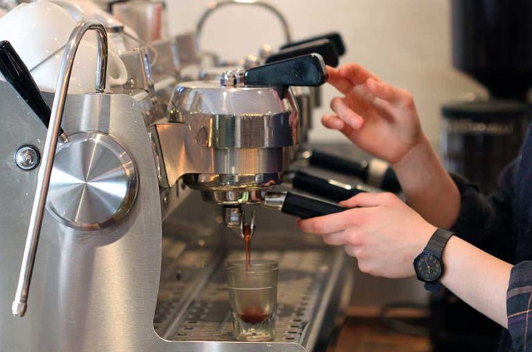 chhaya-making-espresso-768x509
